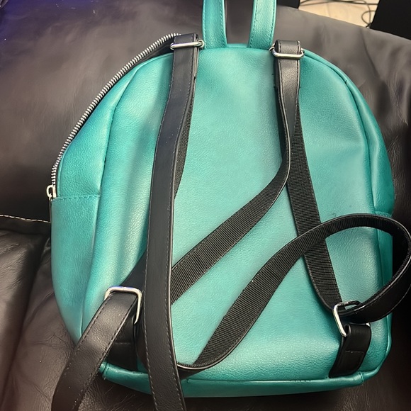 My hero academia book bag from hot topic green silver and black - Picture 2 of 7